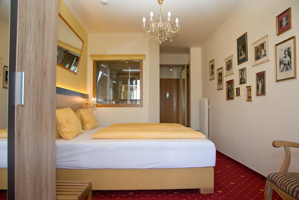 Villa Desiree - Hotel Garni - Adults Only Villach Exterior photo
